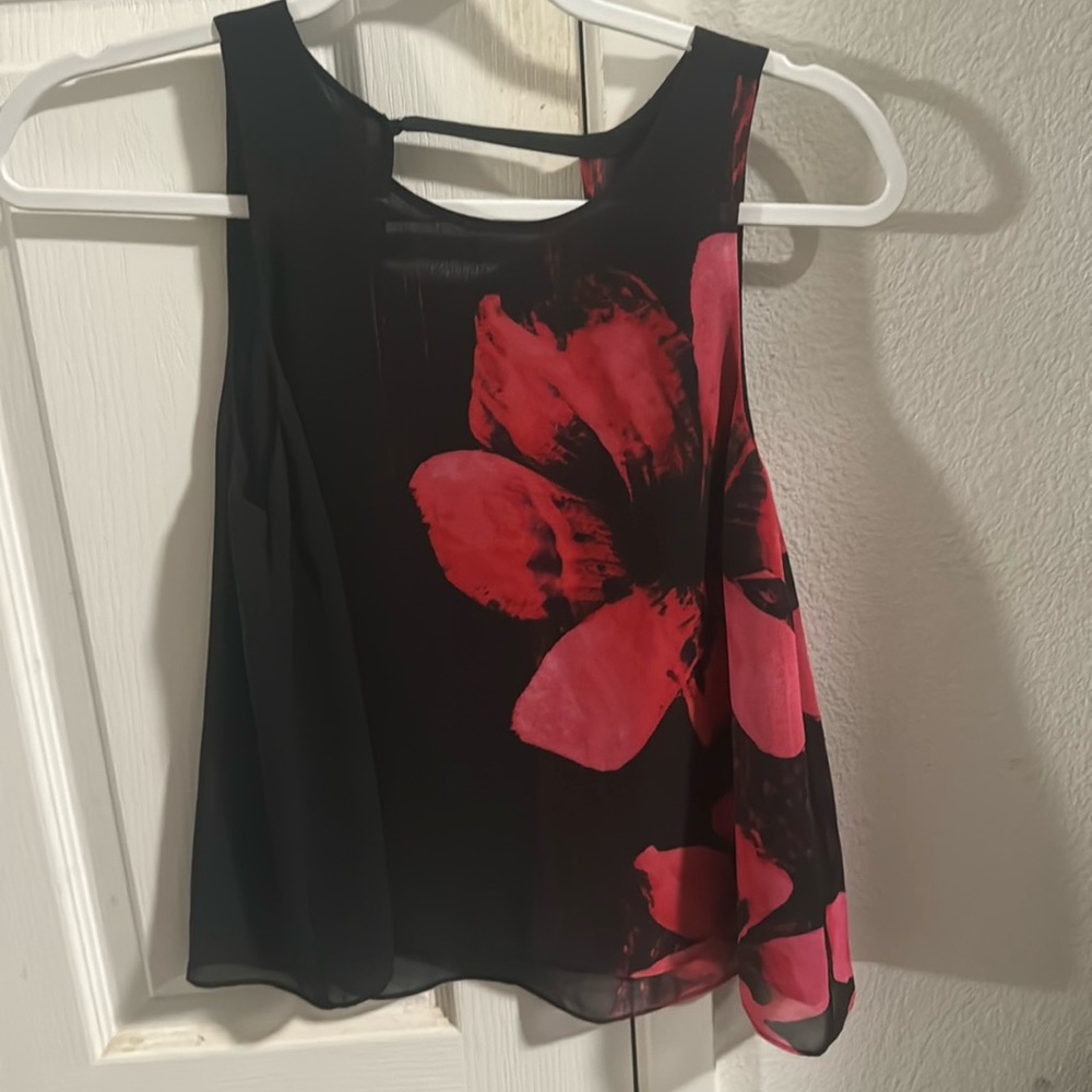 Guess top